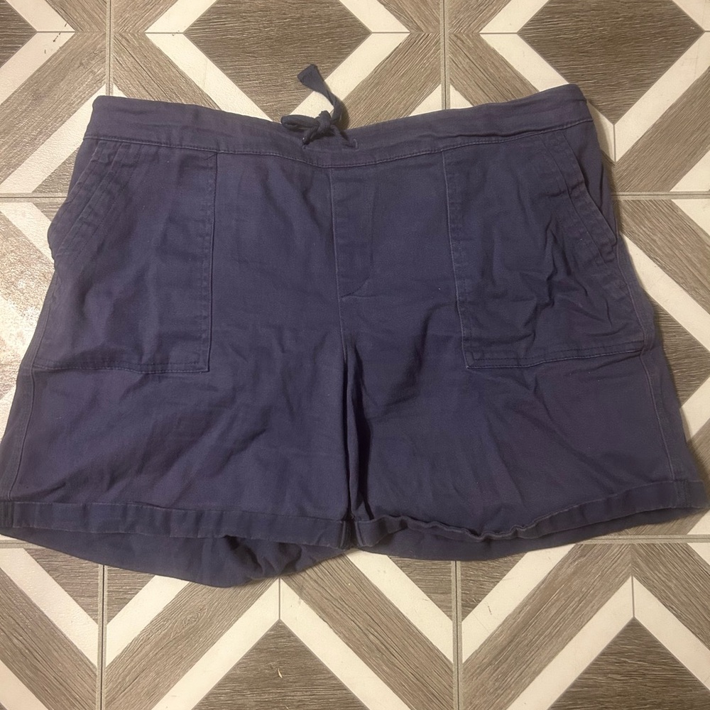 Vintage Blue Cargo Shorts with Classic Design